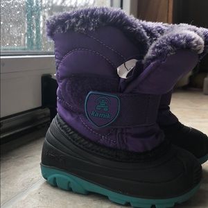 MOVING SALE! Jamie snow boots